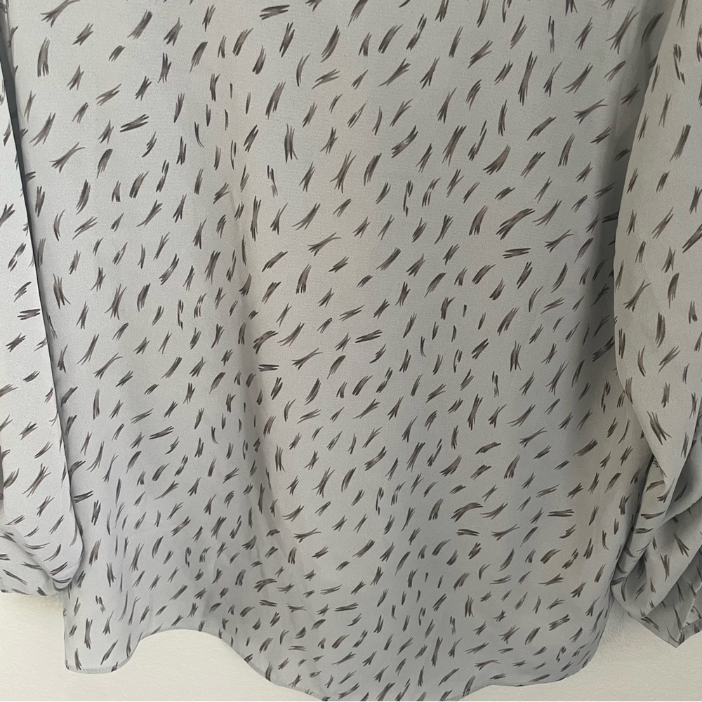 ACOA Grey Printed Tie Front Blouse NWT Lightweight 3/4 Sleeve Top Size Small - Picture 9 of 9
